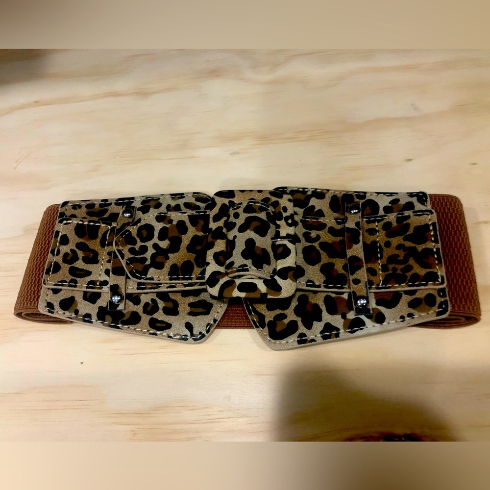 Leopard Print waistband large belt faux suede.
